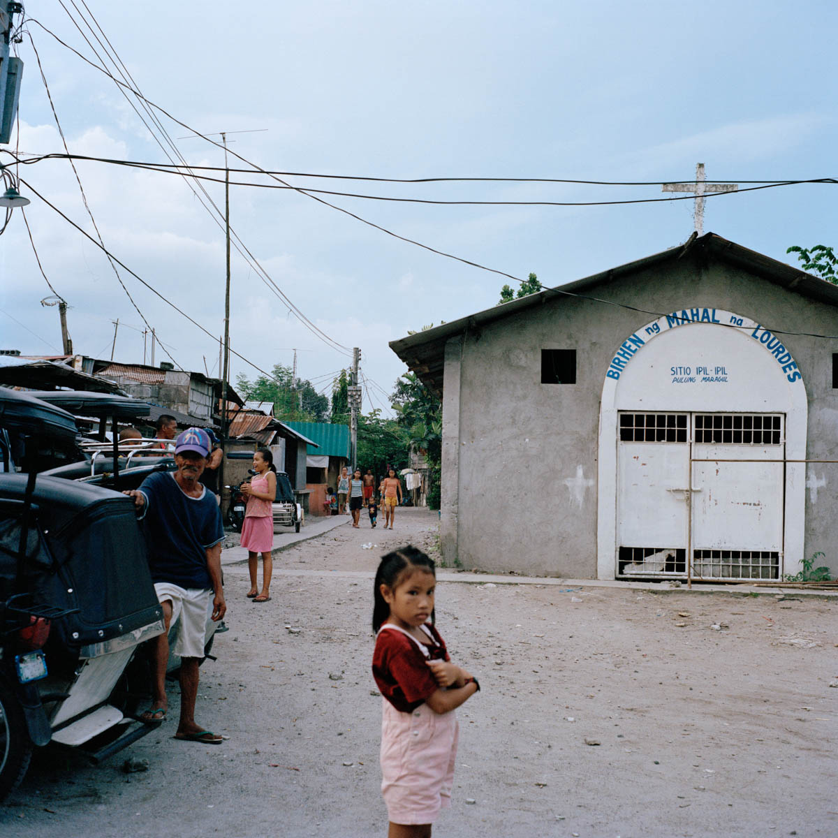 Barangay  - Typical view, as a diptych, of Ipil-Ipil, a barangay (neighbourhood) surrounding Angeles City. Most of the sex-workers live in these areas. Angeles City, Philippines, August 2014. - Copyright © © S. Borcard - N. Metraux - Angeles - Central Luzon - Philippines - <A href="https://maps.google.com/?ll=15.168055,120.586388&z=16" target="_blank">(Map Barangay )</A>