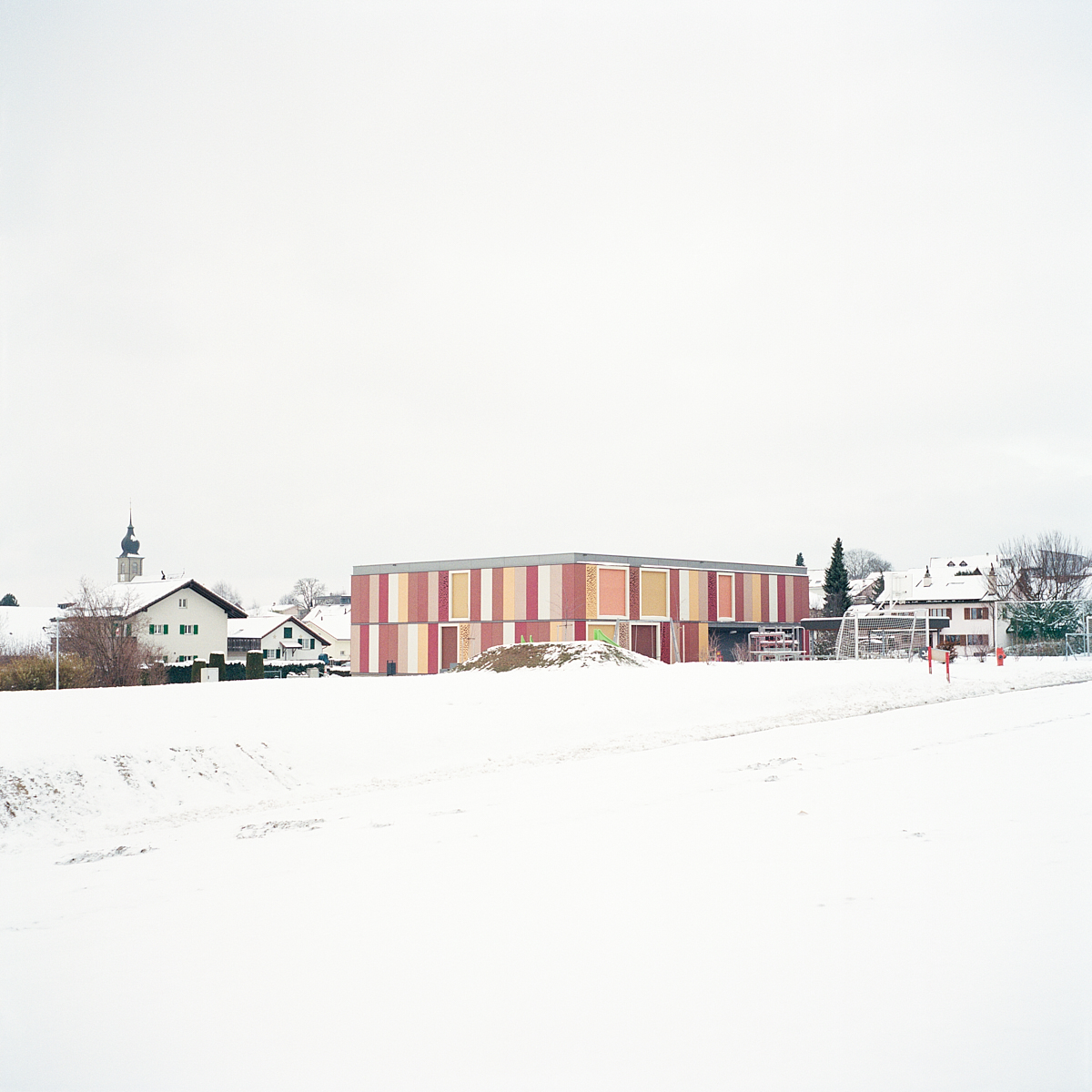 Vue de l’école primaire de Lentigny. C’est ici qu’Ilona subissait le harcèlement au quotidien. Lentigny, décembre 2017.